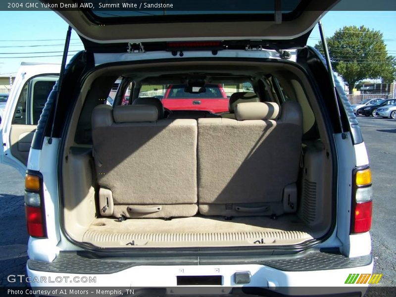 Summit White / Sandstone 2004 GMC Yukon Denali AWD
