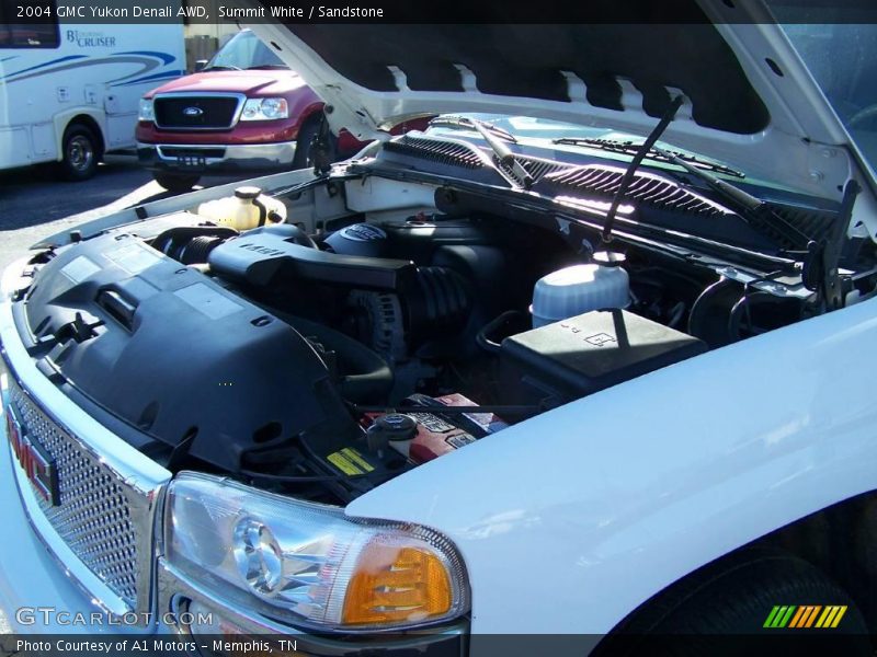 Summit White / Sandstone 2004 GMC Yukon Denali AWD