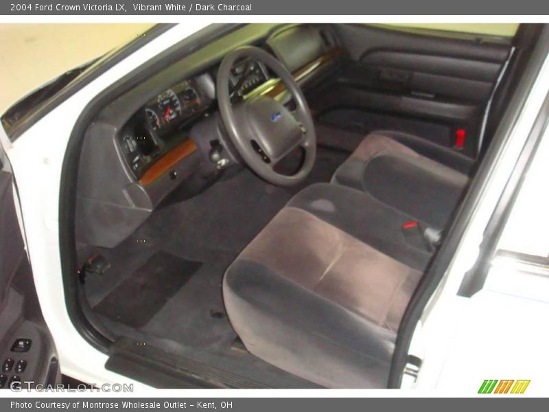 Vibrant White / Dark Charcoal 2004 Ford Crown Victoria LX