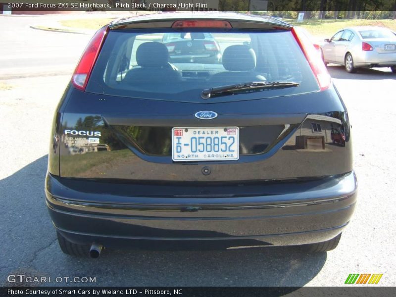 Pitch Black / Charcoal/Light Flint 2007 Ford Focus ZX5 SE Hatchback