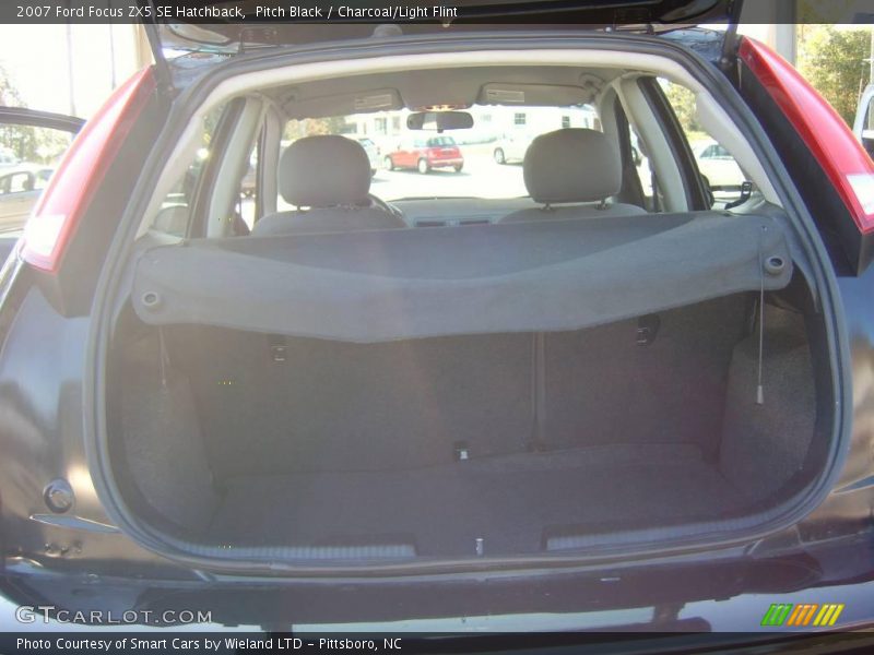 Pitch Black / Charcoal/Light Flint 2007 Ford Focus ZX5 SE Hatchback