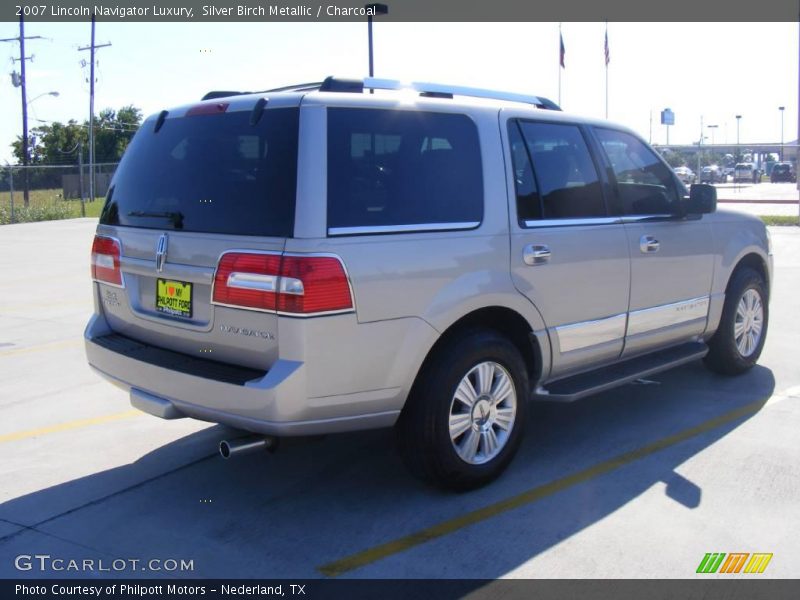 Silver Birch Metallic / Charcoal 2007 Lincoln Navigator Luxury