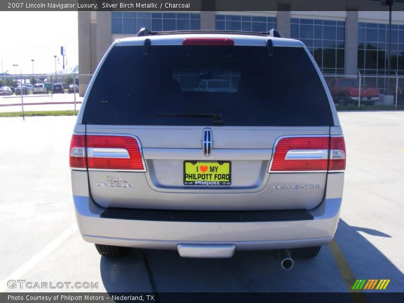 Silver Birch Metallic / Charcoal 2007 Lincoln Navigator Luxury