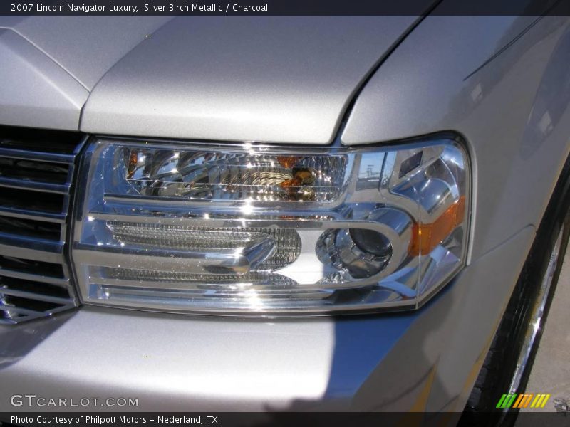 Silver Birch Metallic / Charcoal 2007 Lincoln Navigator Luxury