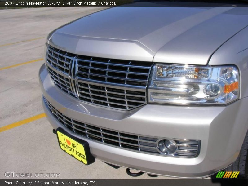 Silver Birch Metallic / Charcoal 2007 Lincoln Navigator Luxury
