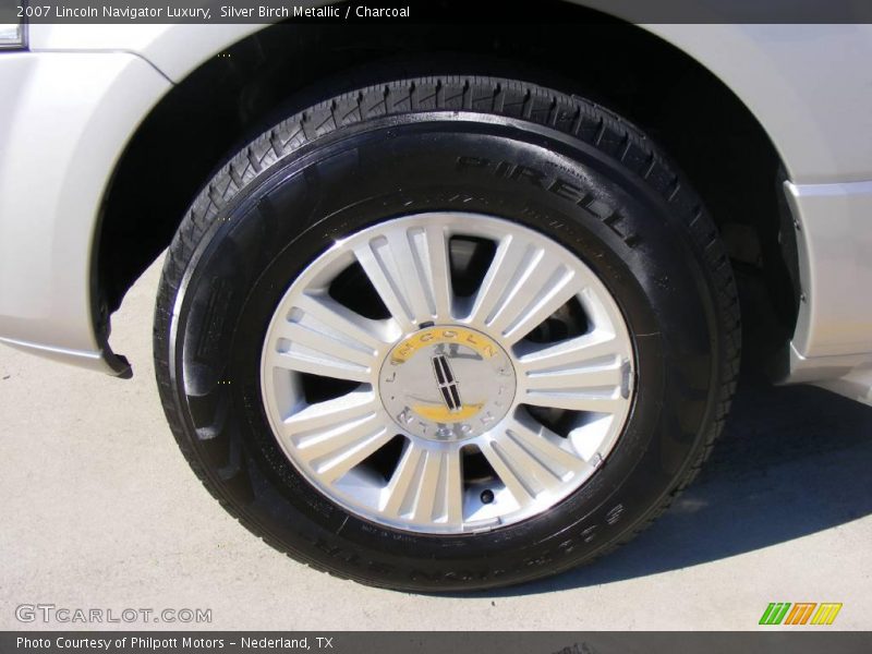 Silver Birch Metallic / Charcoal 2007 Lincoln Navigator Luxury