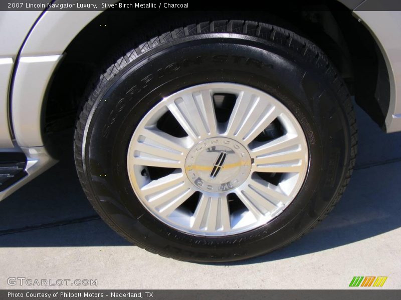 Silver Birch Metallic / Charcoal 2007 Lincoln Navigator Luxury