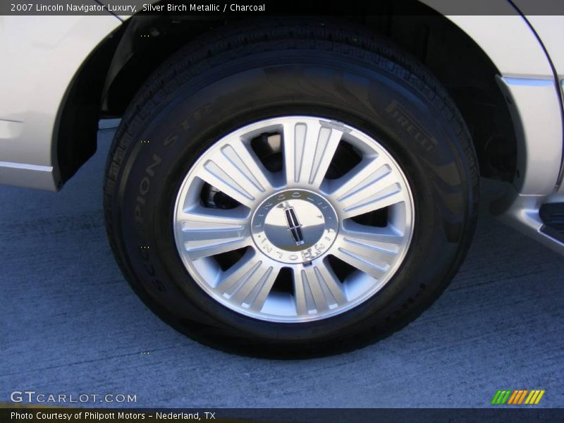Silver Birch Metallic / Charcoal 2007 Lincoln Navigator Luxury
