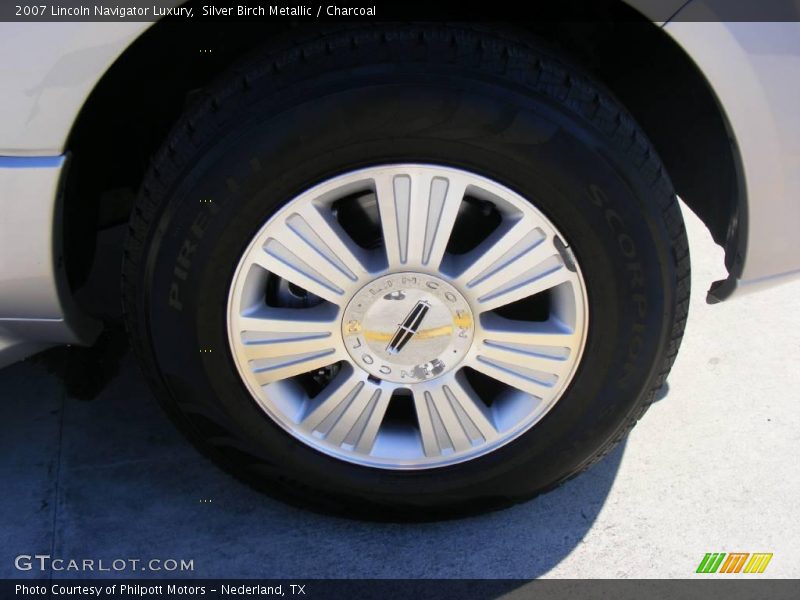 Silver Birch Metallic / Charcoal 2007 Lincoln Navigator Luxury
