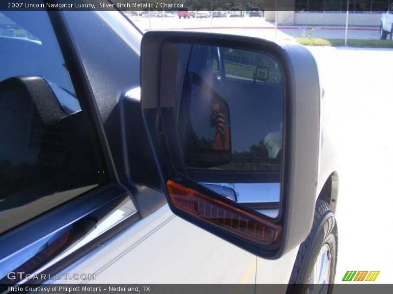 Silver Birch Metallic / Charcoal 2007 Lincoln Navigator Luxury
