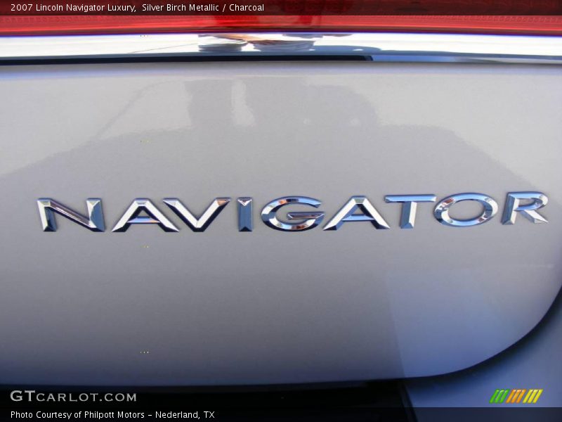 Silver Birch Metallic / Charcoal 2007 Lincoln Navigator Luxury