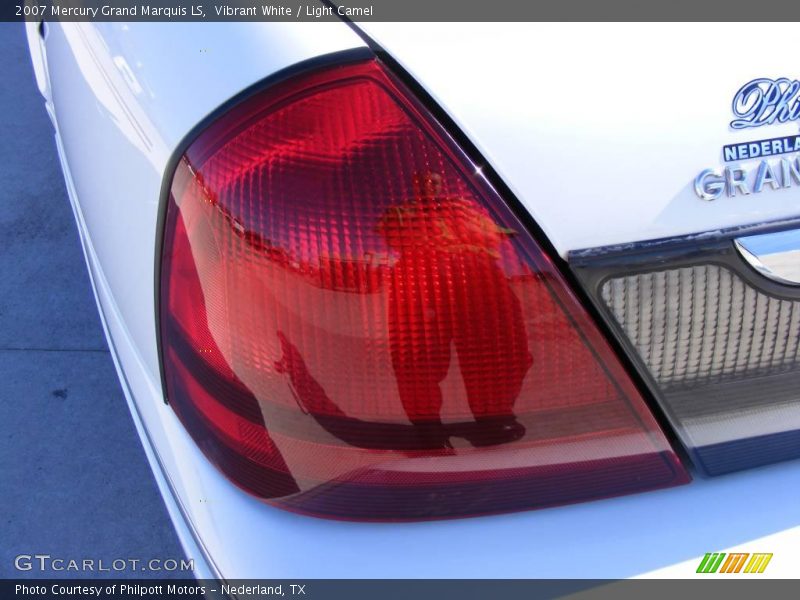 Vibrant White / Light Camel 2007 Mercury Grand Marquis LS