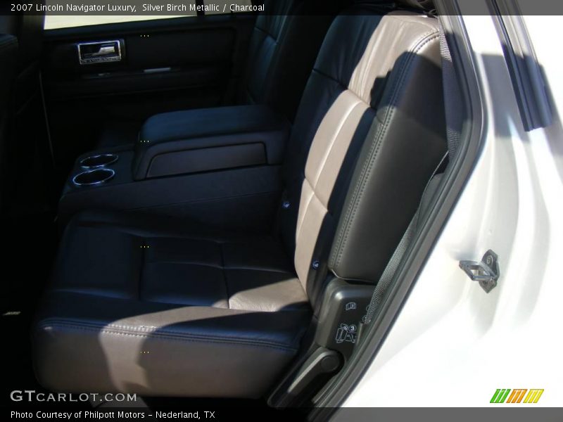 Silver Birch Metallic / Charcoal 2007 Lincoln Navigator Luxury