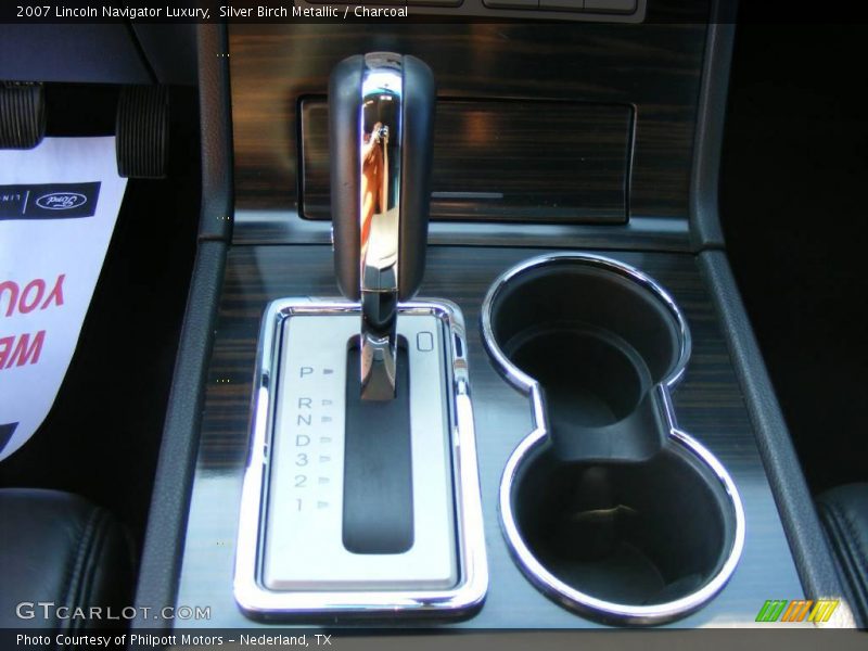 Silver Birch Metallic / Charcoal 2007 Lincoln Navigator Luxury