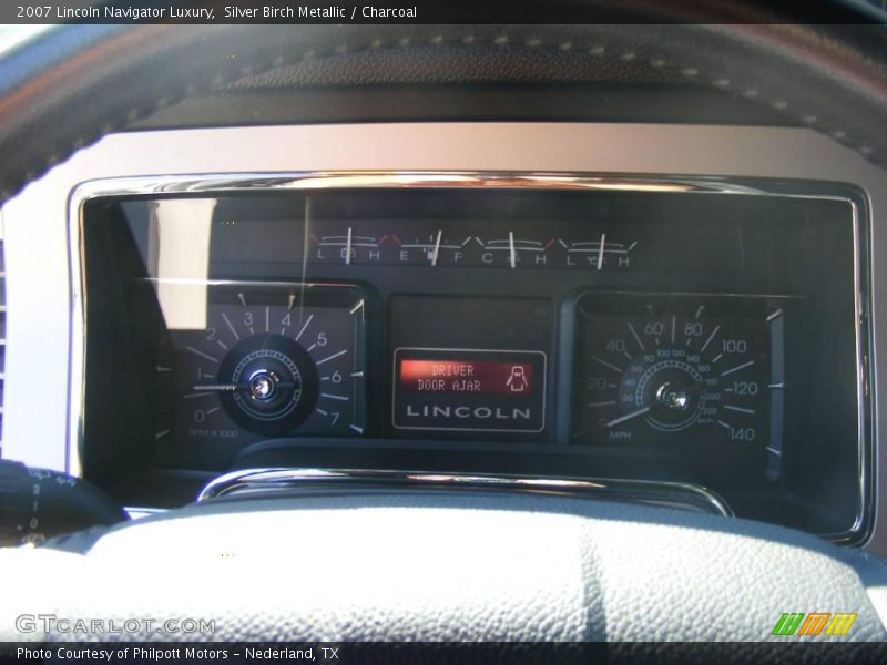 Silver Birch Metallic / Charcoal 2007 Lincoln Navigator Luxury