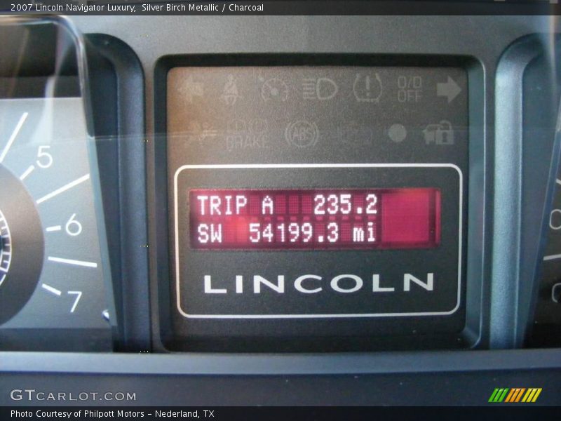 Silver Birch Metallic / Charcoal 2007 Lincoln Navigator Luxury