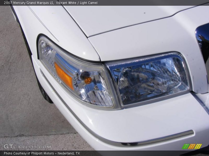 Vibrant White / Light Camel 2007 Mercury Grand Marquis LS