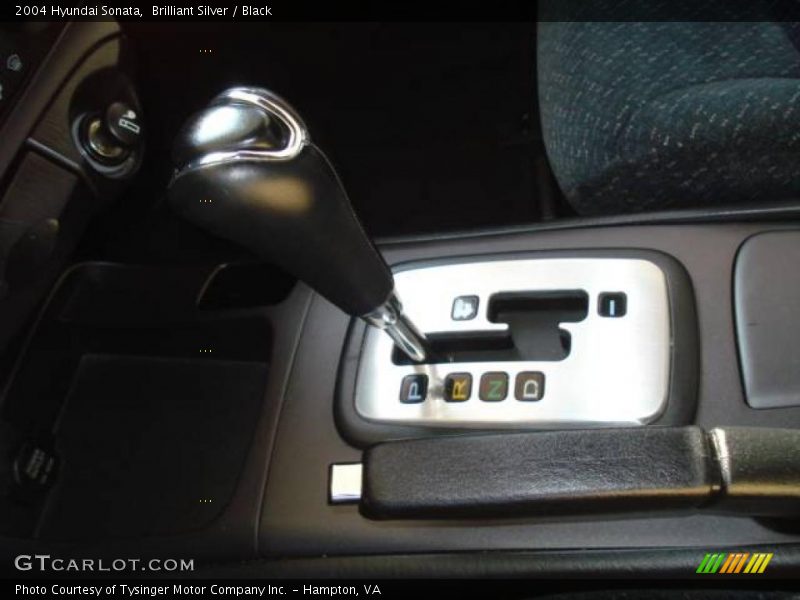 Brilliant Silver / Black 2004 Hyundai Sonata