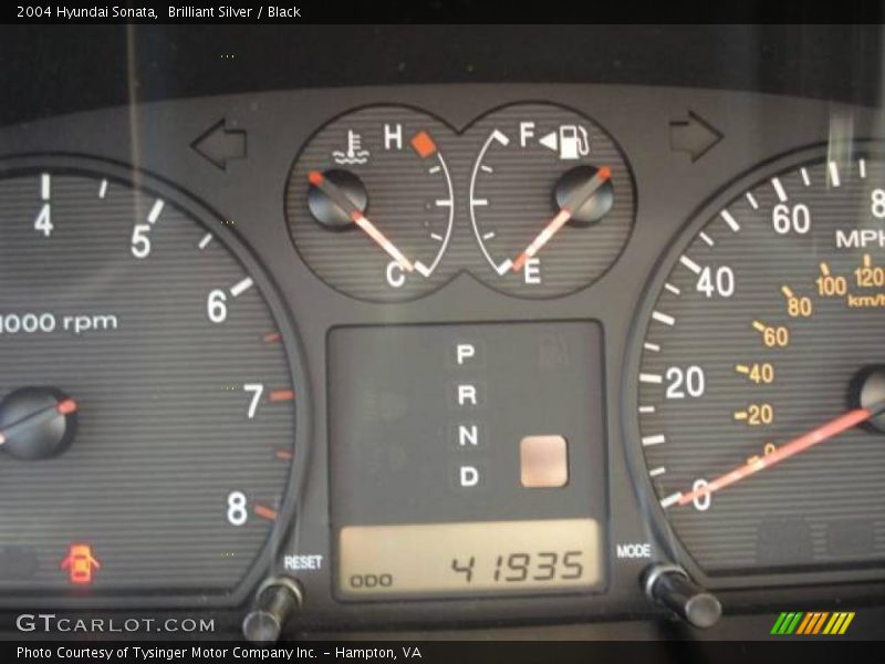 Brilliant Silver / Black 2004 Hyundai Sonata