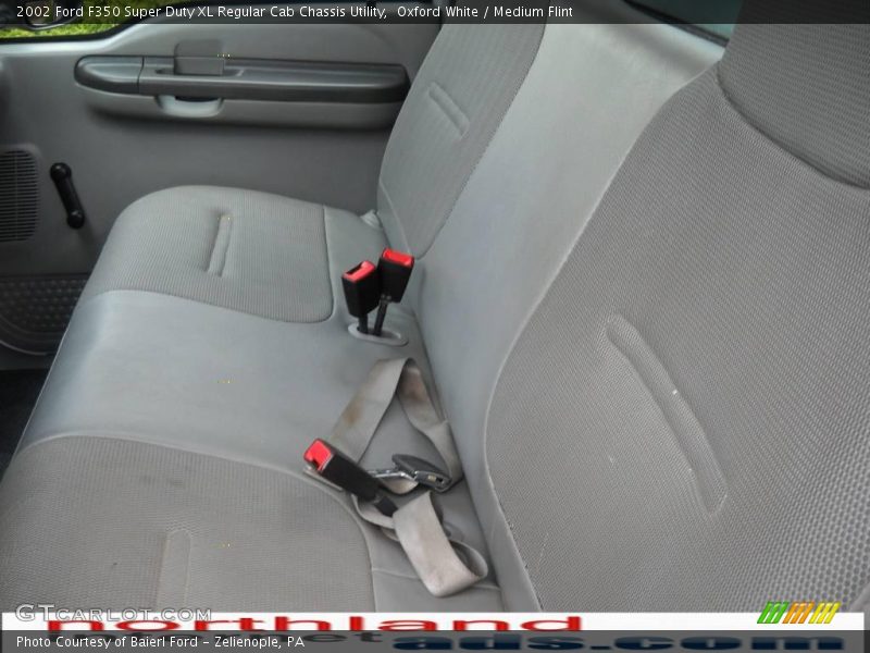 Oxford White / Medium Flint 2002 Ford F350 Super Duty XL Regular Cab Chassis Utility