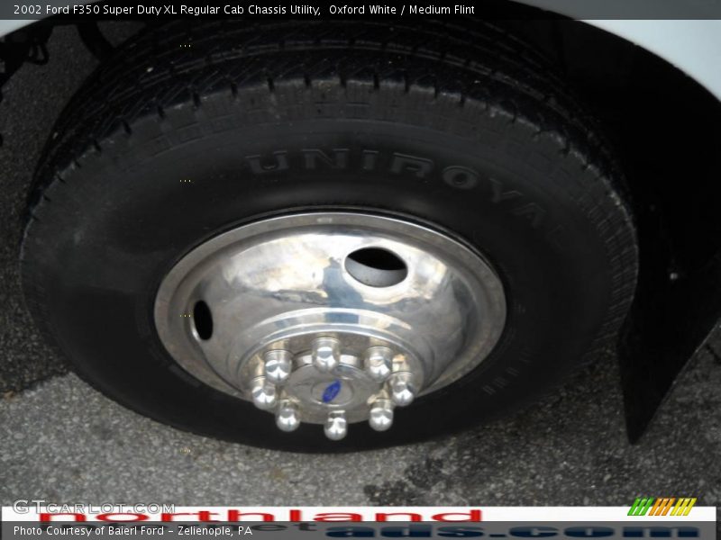 Oxford White / Medium Flint 2002 Ford F350 Super Duty XL Regular Cab Chassis Utility