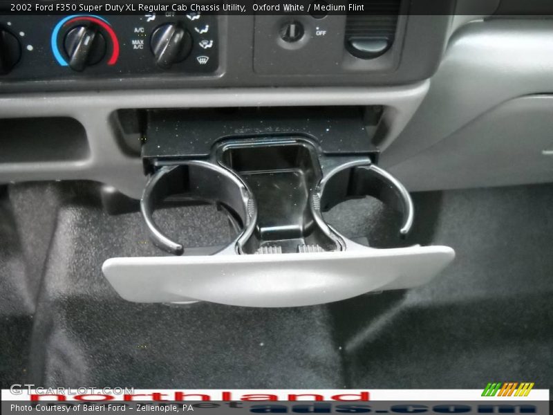 Oxford White / Medium Flint 2002 Ford F350 Super Duty XL Regular Cab Chassis Utility