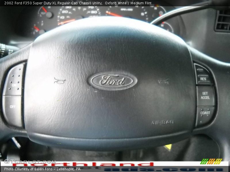 Oxford White / Medium Flint 2002 Ford F350 Super Duty XL Regular Cab Chassis Utility