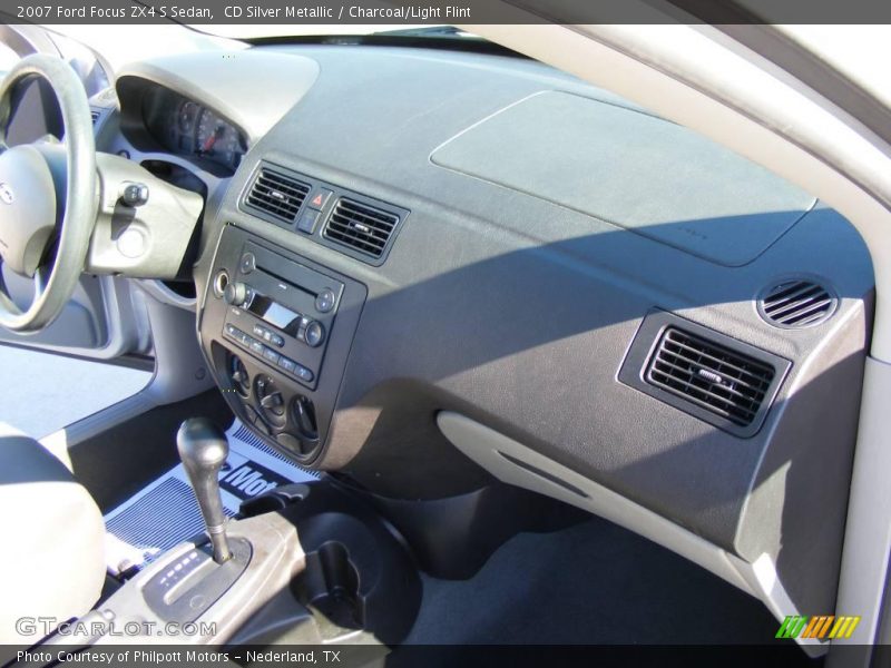 CD Silver Metallic / Charcoal/Light Flint 2007 Ford Focus ZX4 S Sedan