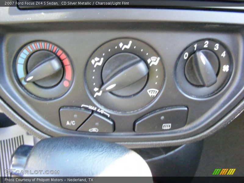 CD Silver Metallic / Charcoal/Light Flint 2007 Ford Focus ZX4 S Sedan
