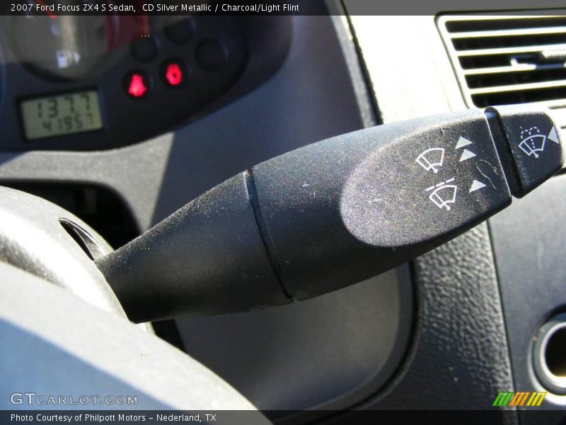 CD Silver Metallic / Charcoal/Light Flint 2007 Ford Focus ZX4 S Sedan