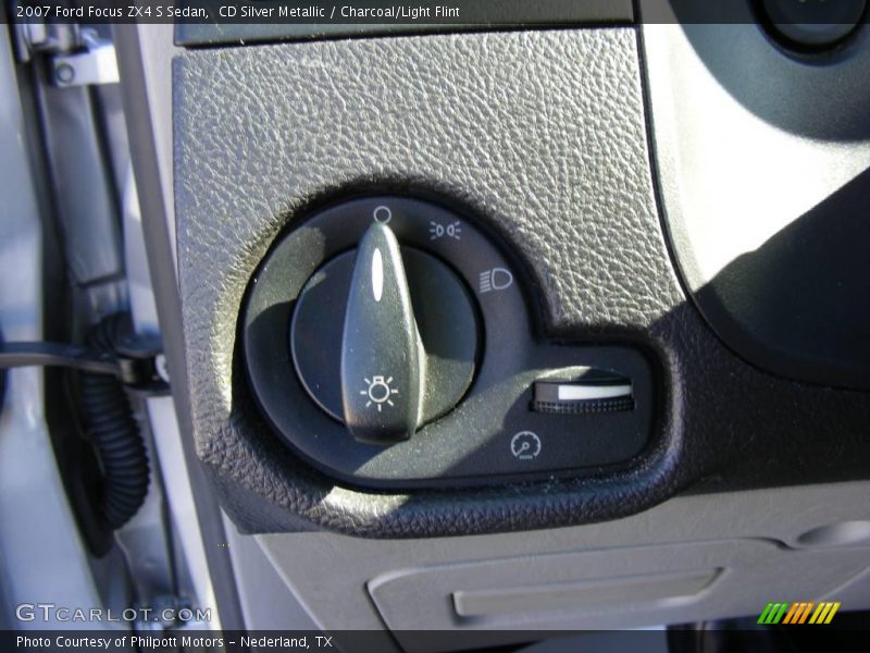CD Silver Metallic / Charcoal/Light Flint 2007 Ford Focus ZX4 S Sedan