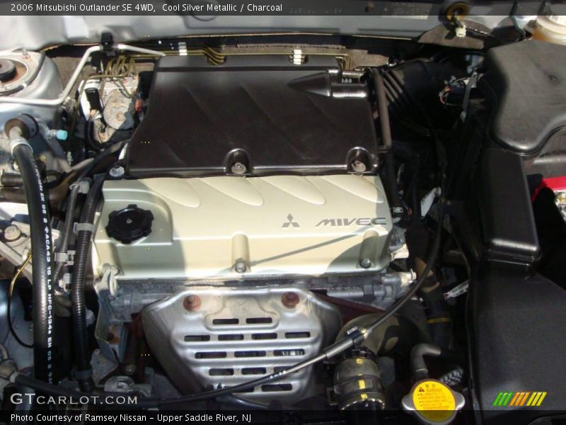 Cool Silver Metallic / Charcoal 2006 Mitsubishi Outlander SE 4WD
