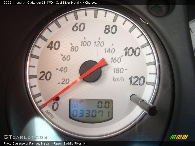 Cool Silver Metallic / Charcoal 2006 Mitsubishi Outlander SE 4WD
