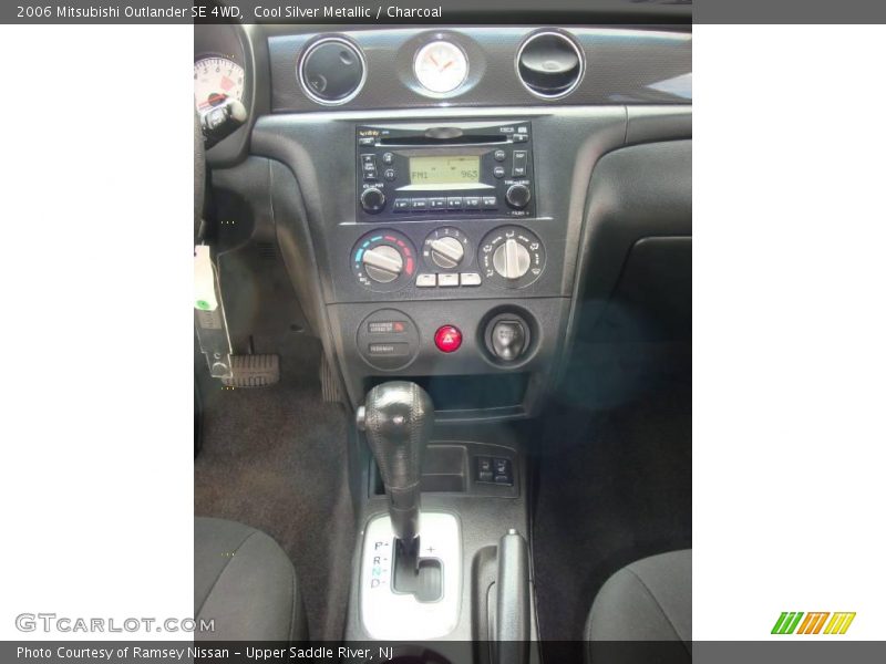 Cool Silver Metallic / Charcoal 2006 Mitsubishi Outlander SE 4WD