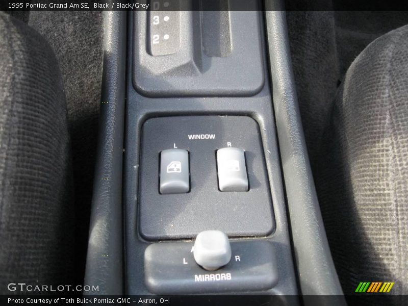 Black / Black/Grey 1995 Pontiac Grand Am SE