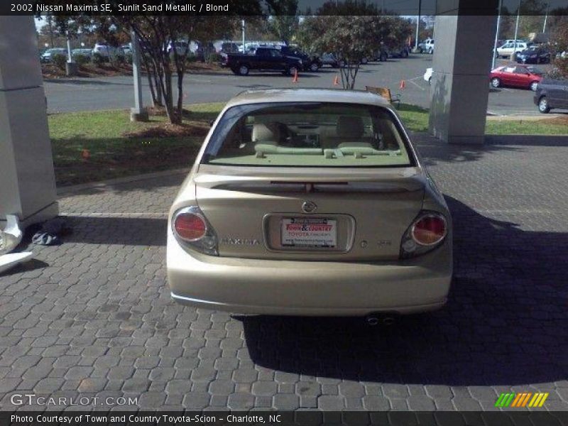 Sunlit Sand Metallic / Blond 2002 Nissan Maxima SE