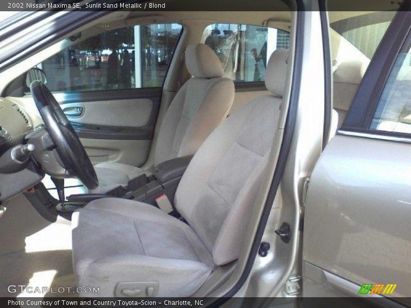 Sunlit Sand Metallic / Blond 2002 Nissan Maxima SE