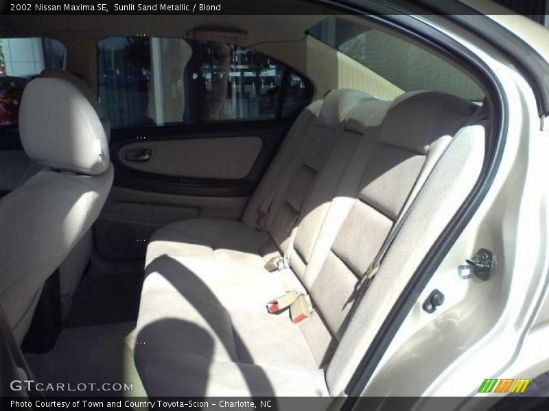 Sunlit Sand Metallic / Blond 2002 Nissan Maxima SE