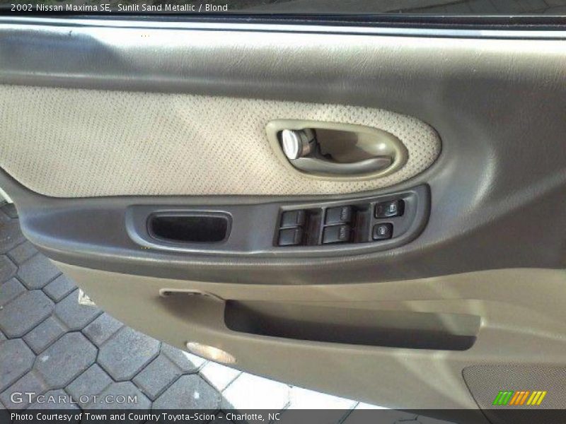 Sunlit Sand Metallic / Blond 2002 Nissan Maxima SE