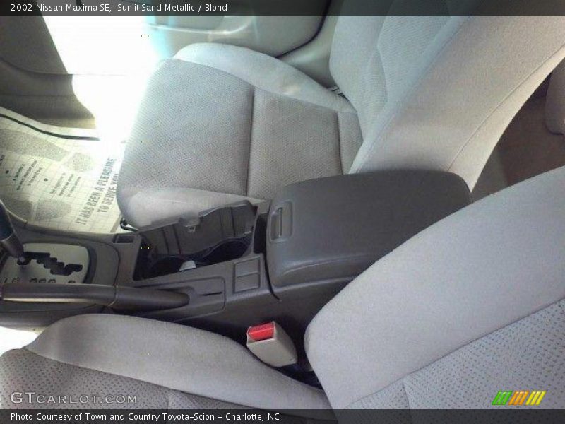 Sunlit Sand Metallic / Blond 2002 Nissan Maxima SE