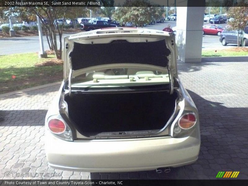 Sunlit Sand Metallic / Blond 2002 Nissan Maxima SE