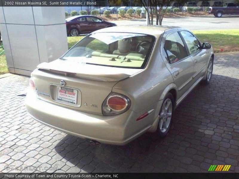 Sunlit Sand Metallic / Blond 2002 Nissan Maxima SE