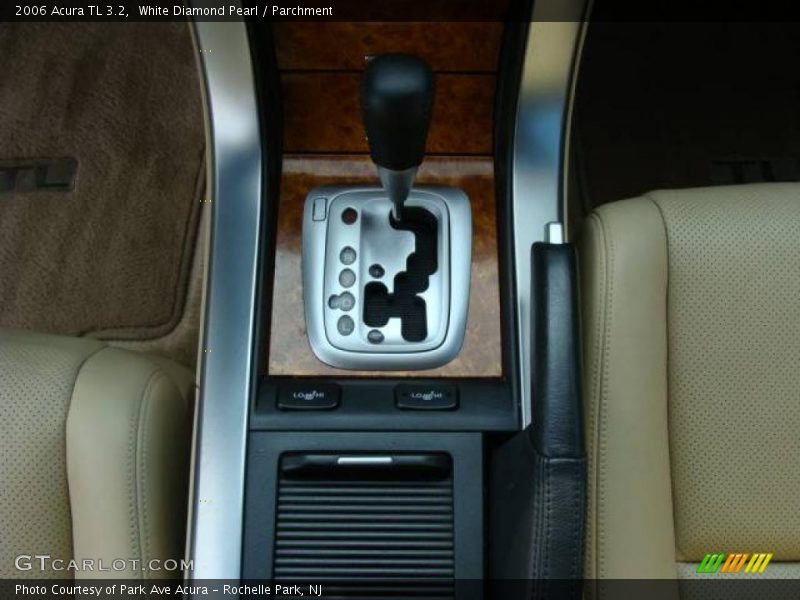 White Diamond Pearl / Parchment 2006 Acura TL 3.2