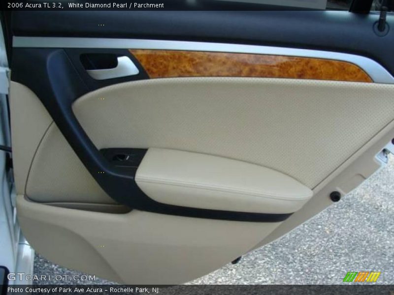 White Diamond Pearl / Parchment 2006 Acura TL 3.2
