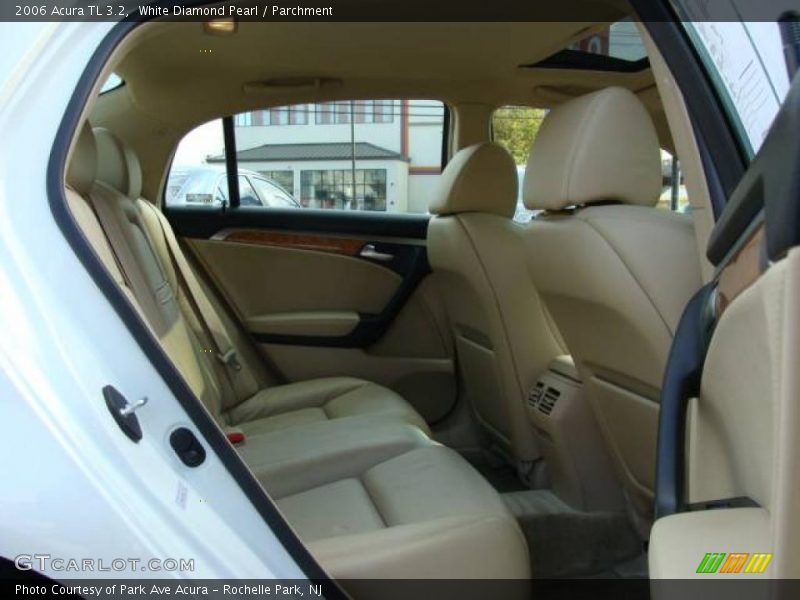 White Diamond Pearl / Parchment 2006 Acura TL 3.2