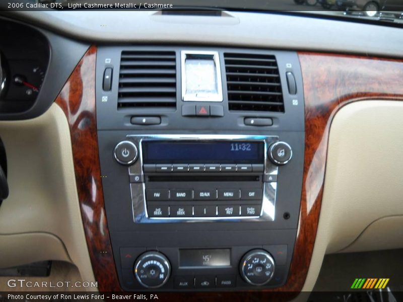 Light Cashmere Metallic / Cashmere 2006 Cadillac DTS