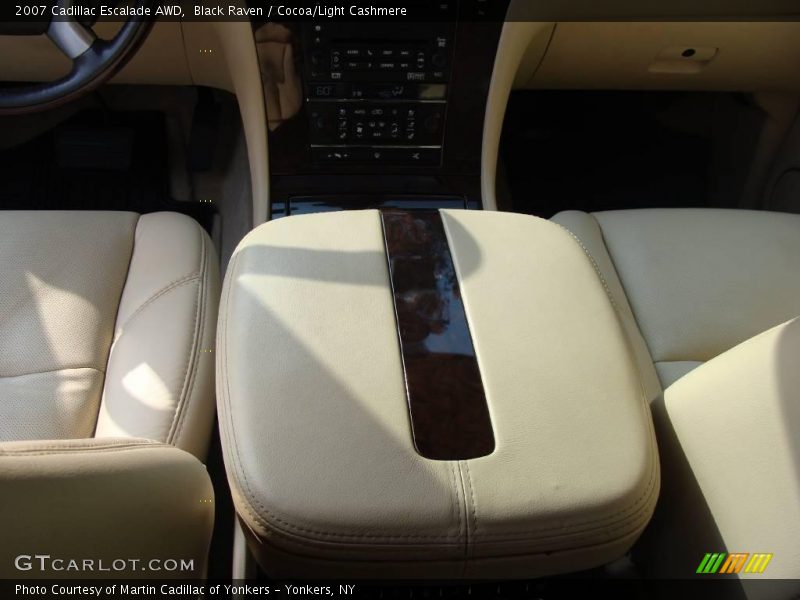 Black Raven / Cocoa/Light Cashmere 2007 Cadillac Escalade AWD