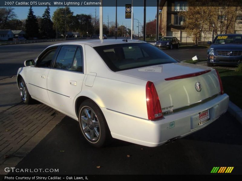 White Lightning / Cashmere 2007 Cadillac DTS Luxury