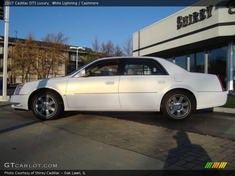 White Lightning / Cashmere 2007 Cadillac DTS Luxury