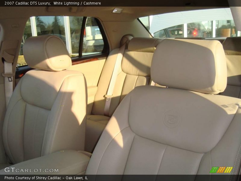 White Lightning / Cashmere 2007 Cadillac DTS Luxury